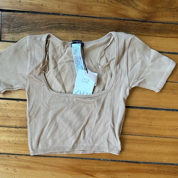 💐BUNDLE 3 for $20💐 ZARA Seamless Ribbed Crop Top - Picture 1 of 3